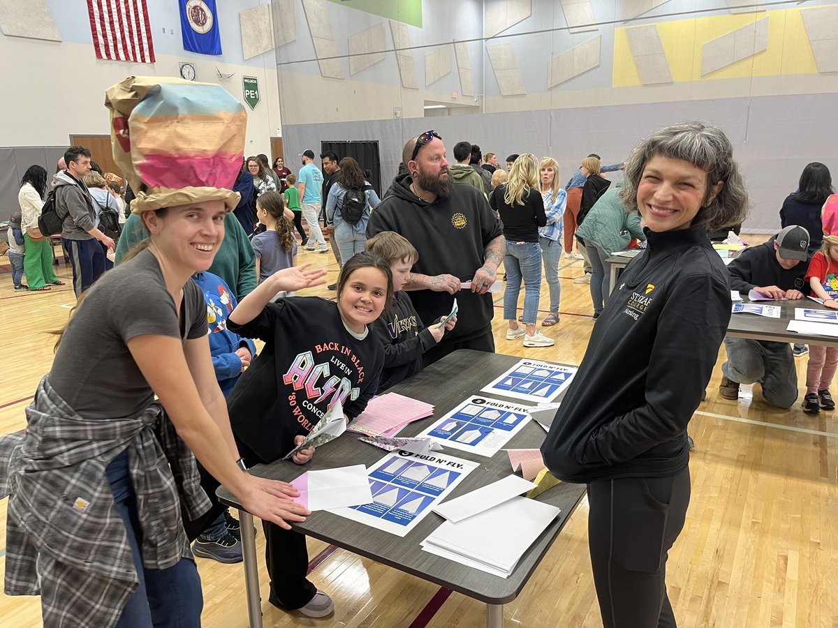 GVPGeckos's tweet photo. Thank you to all GVP students, staff and  families for celebrating our artists at the Gecko Gallery!! #nfldedu #artrocks https://t.co/9ekWqD5Trf