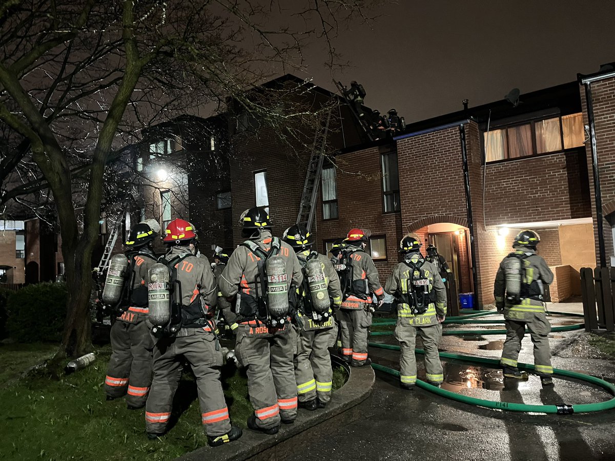 Toronto Fire crews on scene of a 2nd alarm on Driftwood in the Jane and Finch area. Two people being assessed for injuries by @TorontoMedics