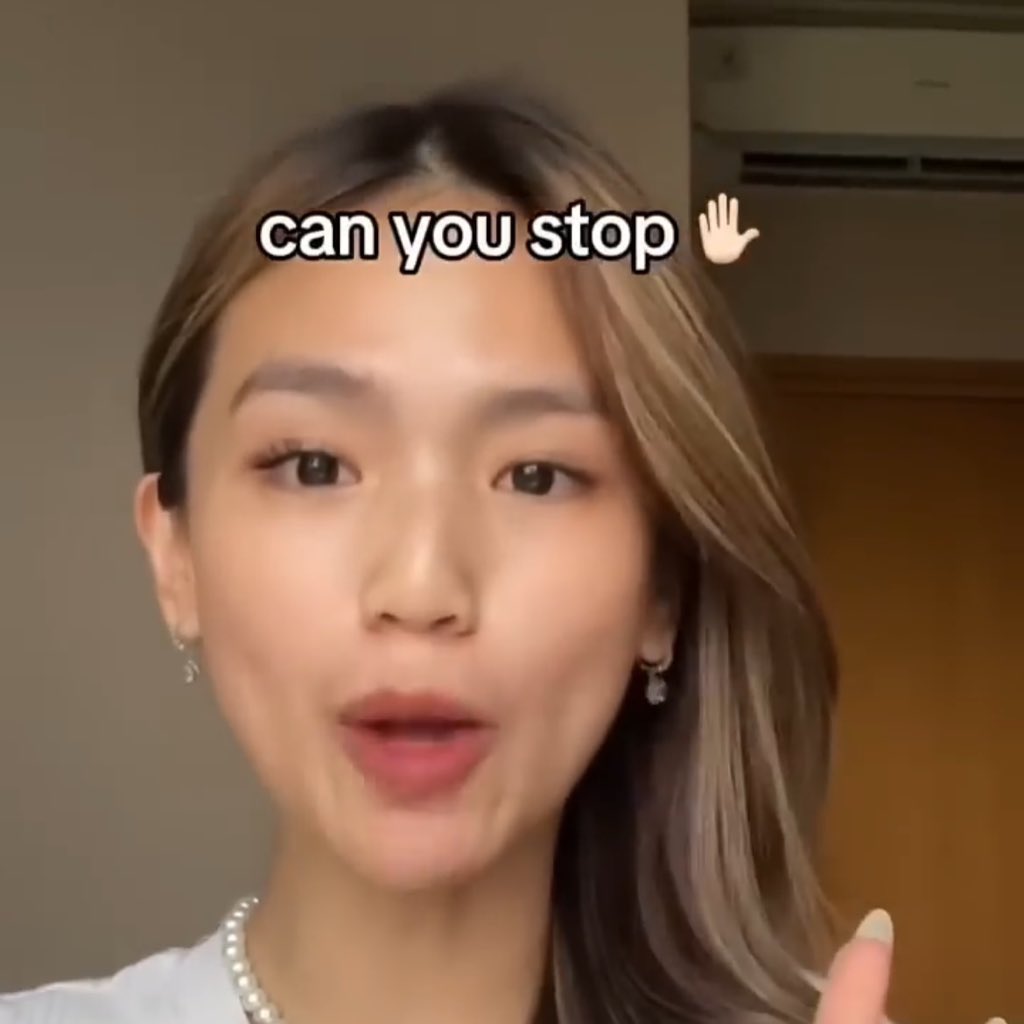 flshoppe's tweet photo. The texture mcm yoghurt but on your lips. Pernah kena ke? So annoying🥲.
I selalu rasa sebab bibir kering etc. Rupanya ada cara eh nak elak!
 
Anddd korang tau tak lip tint apa shes using?🤔 jenuhhh cariii tak jumpa https://t.co/YLBZgAMehj