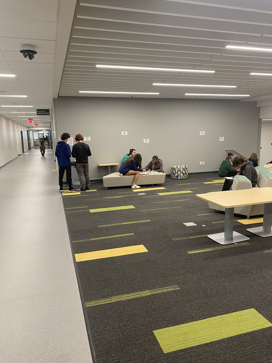 Earlier this week the E2H students completed at Dystopian Lit intro activity! As the students begin reading their choice novels now, their true knowledge will shine when they get behind the pen and create their own dystopian society!