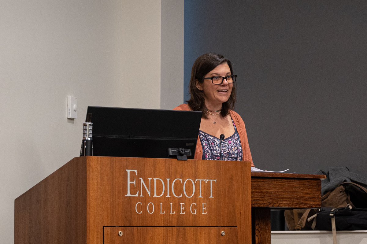 EC_Observer's tweet image. FEATURE - 
Today Endicott had the incredible honor of hosting author Stephanie Land at the Klebanoff Auditorium. Learn more about the bestselling author’s visit to endicott and what she had to say visit endicottobserver.com!
Land’s memoirs “Maid” and “Class” are available now!