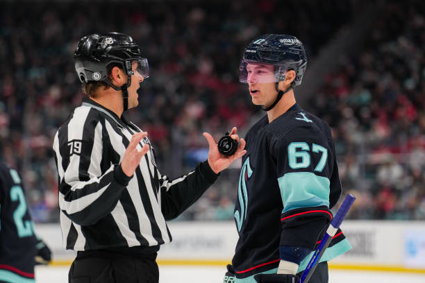 Sharks vs. Kraken Referee: Stephen Hiff #46 Referee: Chris Schlenker #3 Linesman: Kiel Murchison #79 Linesman: Devin Berg #87 scoutingtherefs.com/2024/04/44624/… #SJSharks #SeaKraken #SJSvsSEA #NHL