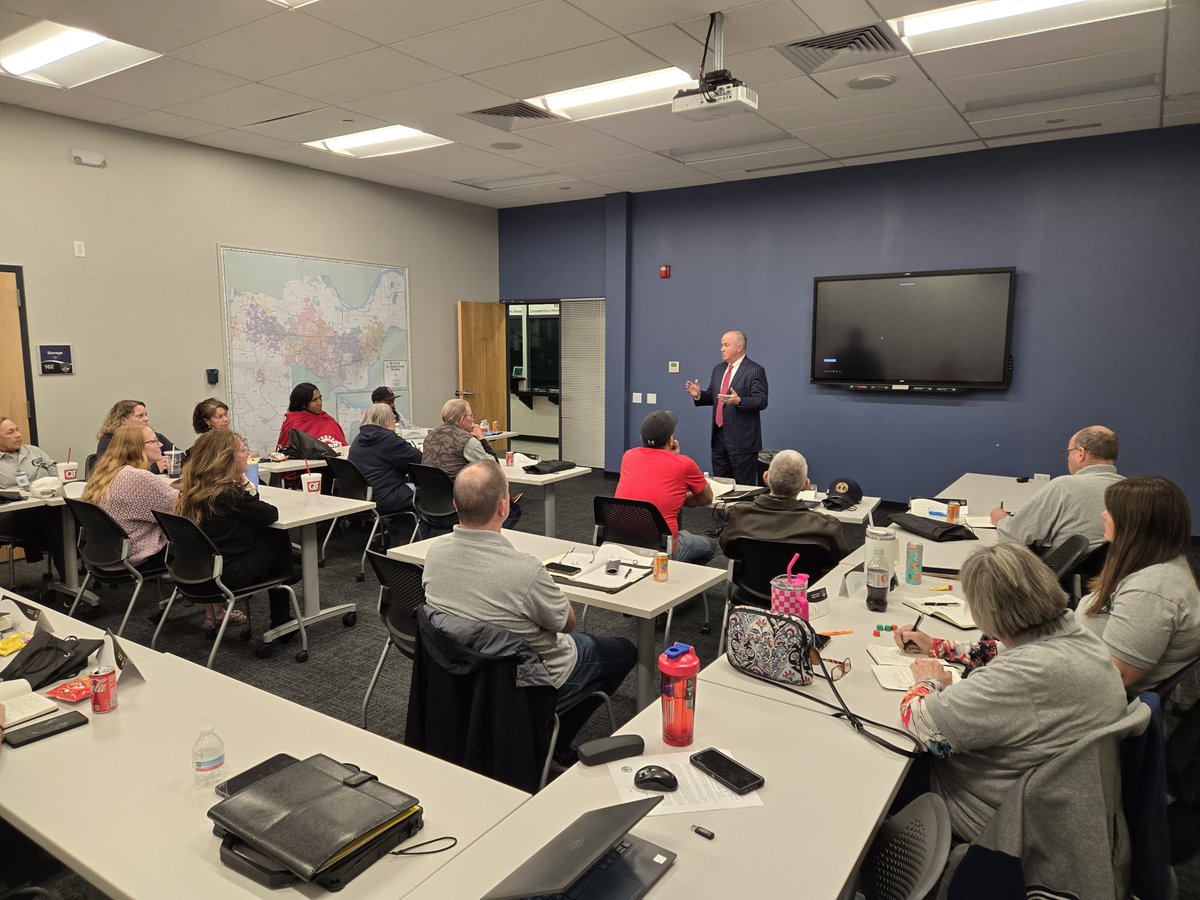 SCCMOPD's tweet photo. It was a full week in our Citizen Police Academy; with a Double-Class Week.
Cadets experienced the Firearms Simulator &amp; had presentations by the Prosecuting Attorney's Office, Presiding Judge Chris McDonough &amp; the SCC Counselors Office.

Thank you to all our presenters. https://t.co/uXHpDzDABX
