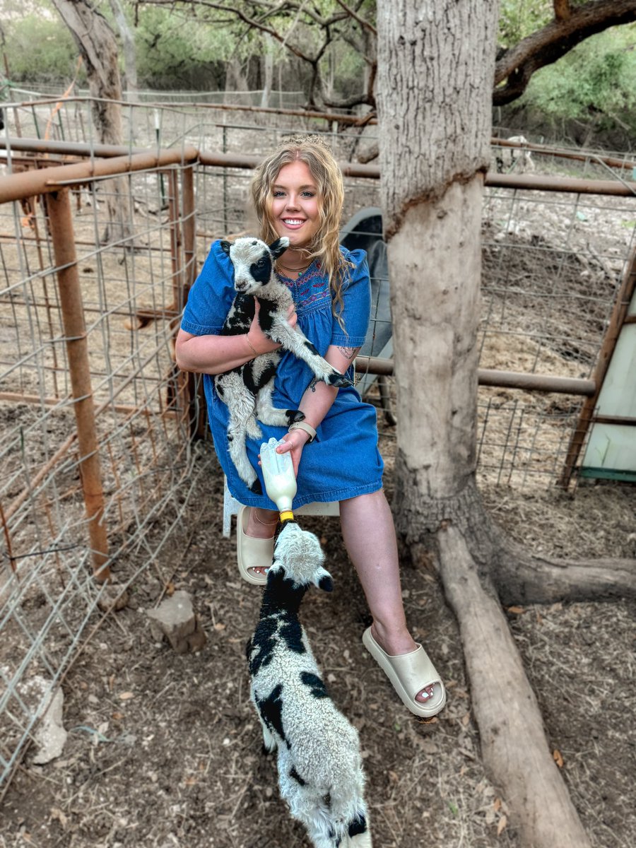 Just popping in to show off my twins 👯