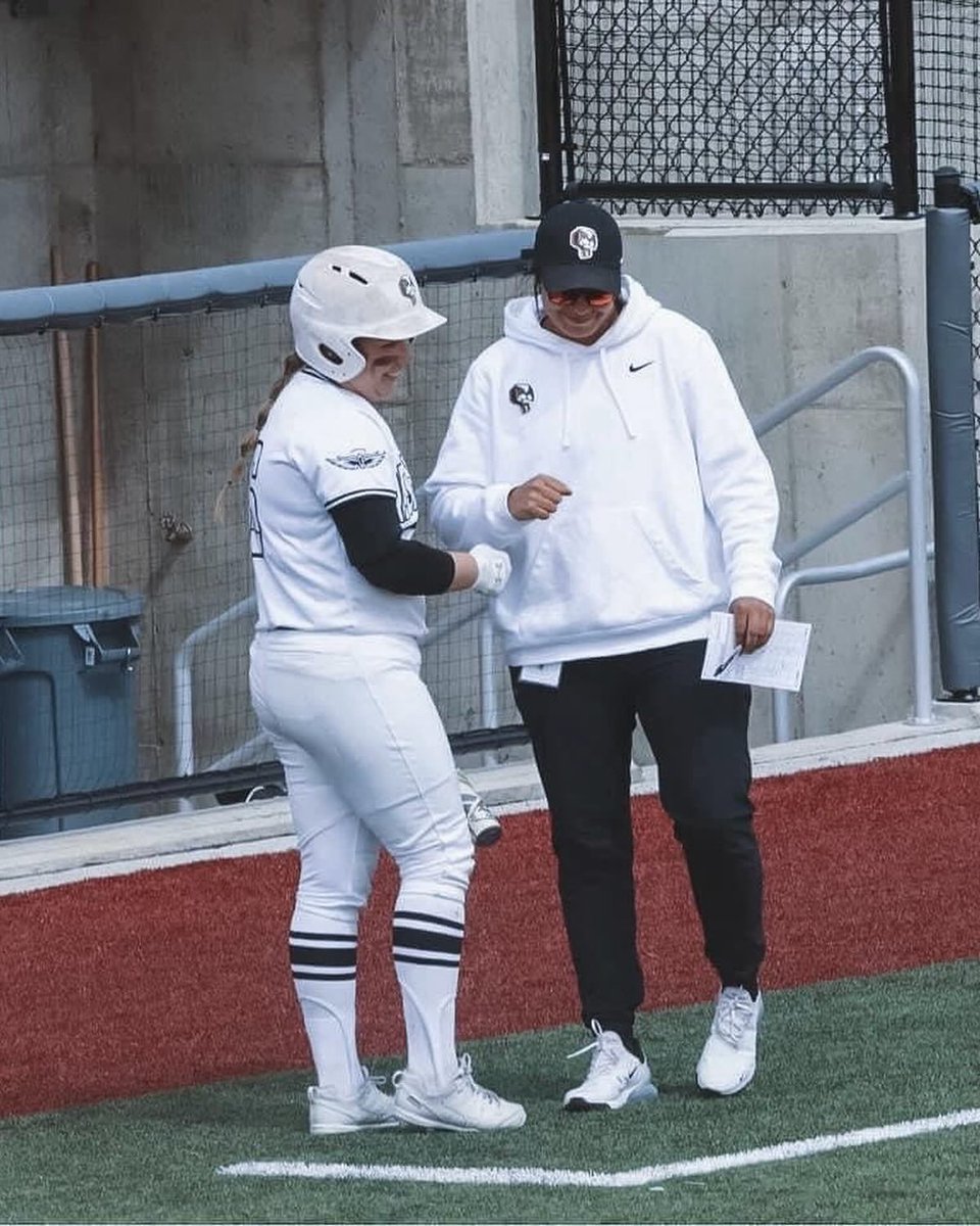 92CreativeMJ's tweet photo. today is a day where I miss being on the diamond with these goofballs a lil extra. https://t.co/FT3IEbWDYY