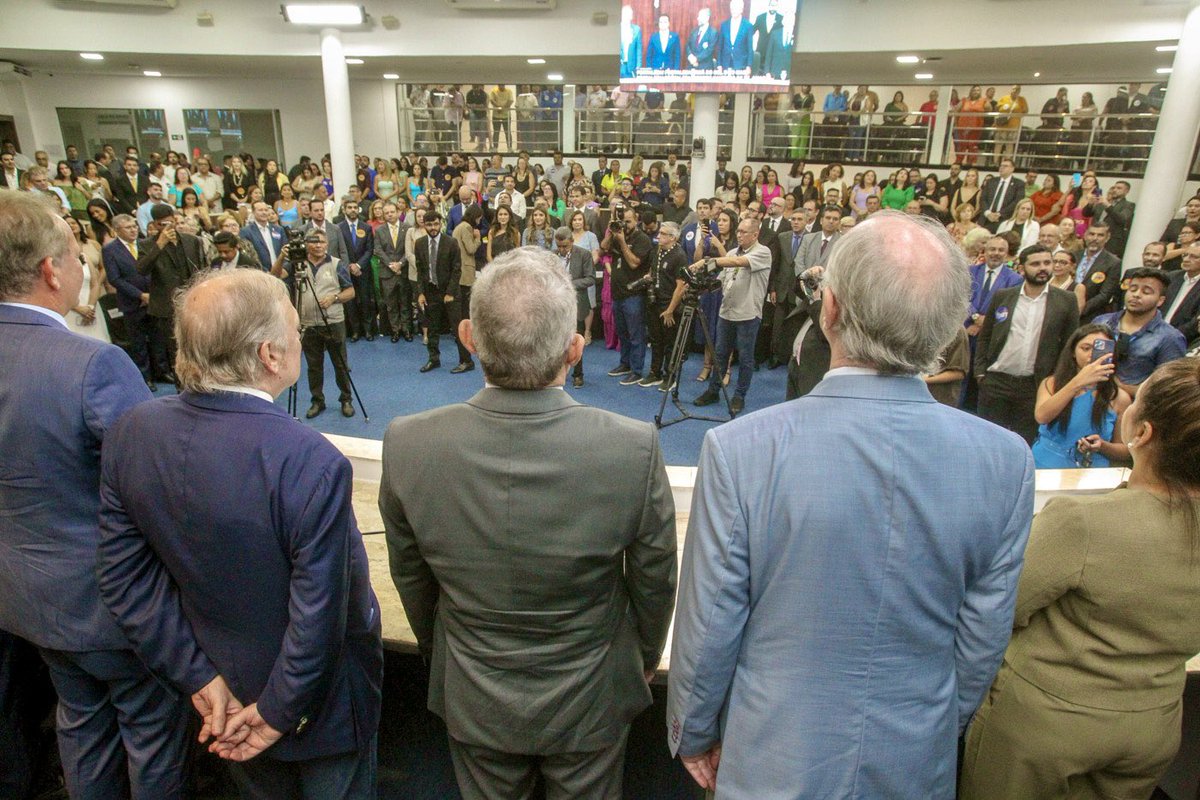 Nosso grande líder André Figueiredo foi homenageado com a Medalha Boticário Ferreira, a maior comenda do Poder Legislativo de Fortaleza. Uma celebração pelos seus 40 anos de filiação ao PDT e suas incontáveis lutas pelo povo cearense. O evento reuniu importantes nomes, como o…