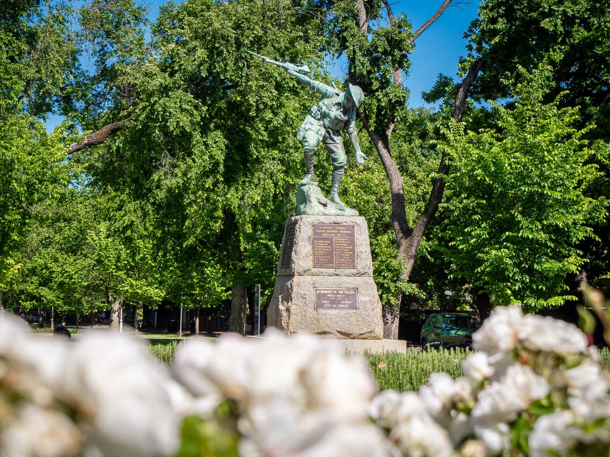 This Anzac Day, Thursday 25 April, there will be dawn services across the City of Burnside including: • Rose Park Memorial, cnr Prescott Tce and Alexandra Ave - 6.15 am • Linden Park RAR Association, 13 Beatty Street - 6.20 am • Kensington Park RSL, 346 The Parade - 6.30 am