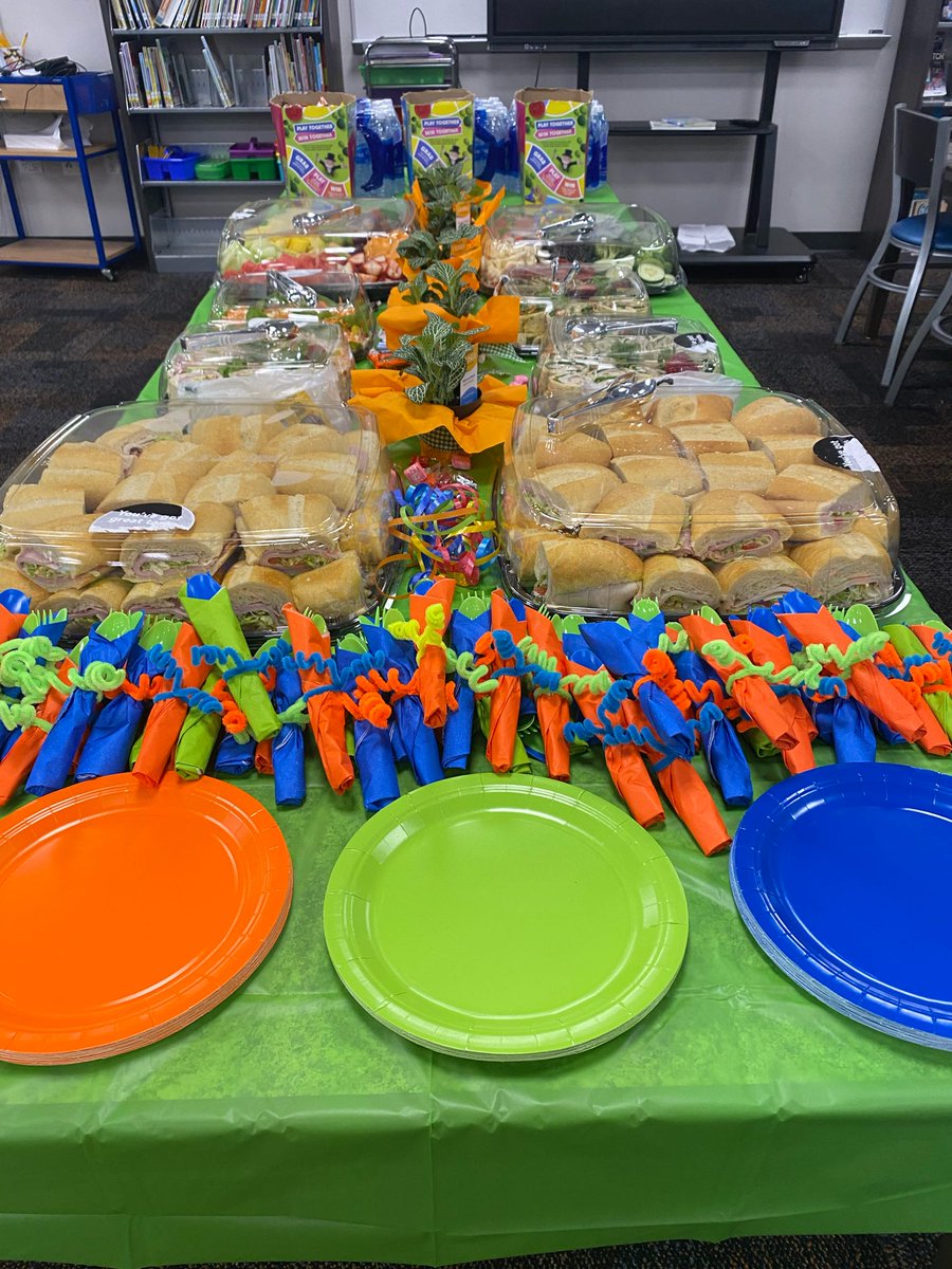 Big shoutout to our amazing @IE_empower team for ensuring we're fueled up for conference night! We are grateful for the delicious spread, keeping us energized. #TeamWork @HillsboroughSch @TransformHCPS