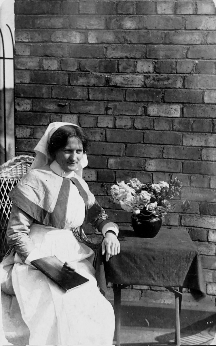 'I know you're on break but...'
A Staff Nurse of QAIMNS(R) (/Civil Nursing Reserve) has a minute to smell the flowers, however appears to have been told her e-learning is out of date. Detail in the ALT. #HistNursing