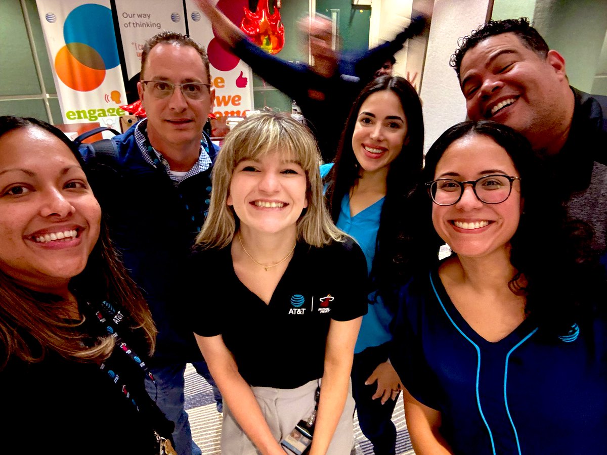 Sumitra_Coote's tweet image. Hanging out with Team 🔥 Fuego in Miami! Great seeing my peeps in person!  Shout out to @BiankaH26 for planning and executing her first market event! Way to go! #OneFLA 😎🌴#LifeAtATT #ItsAFloridaThing @erickaae
