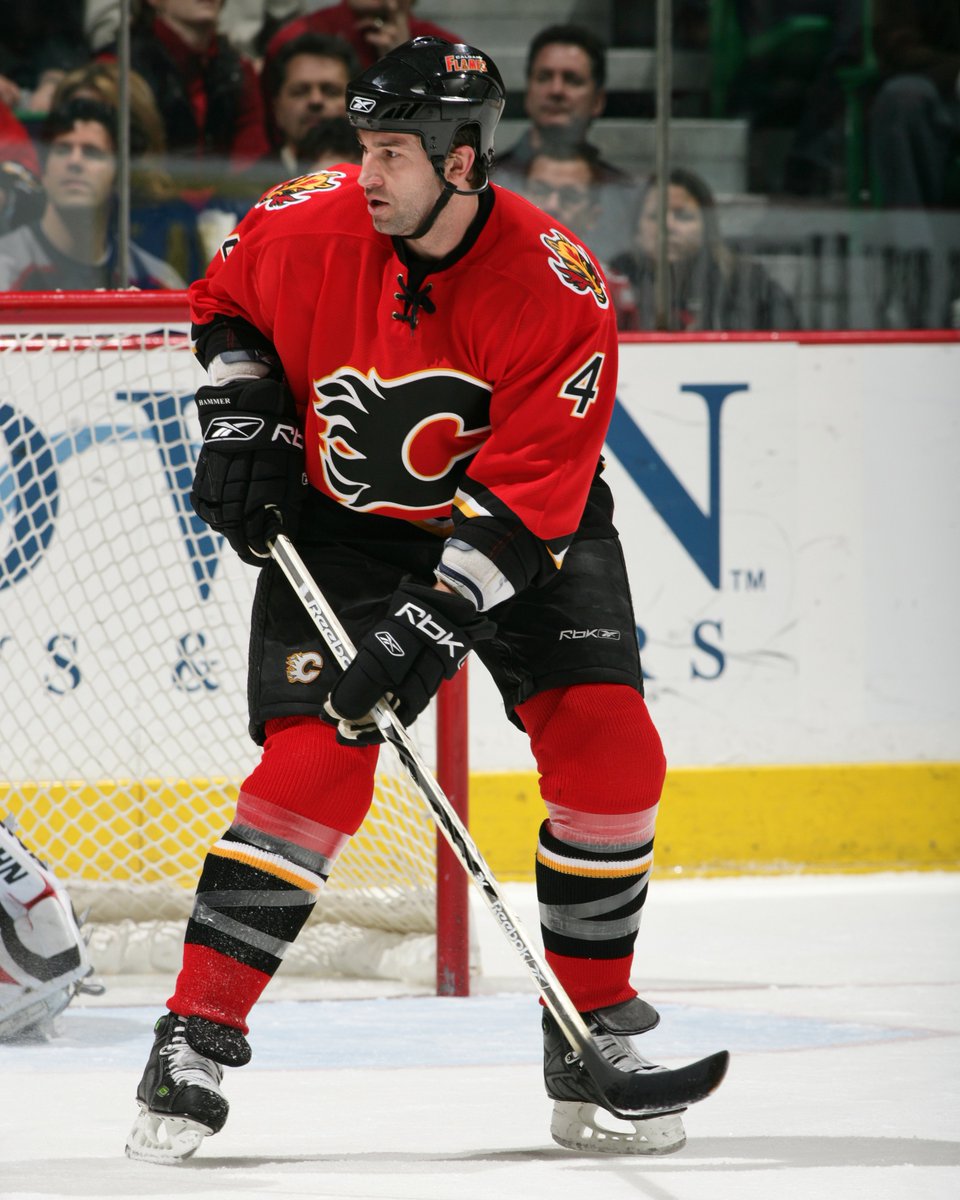 Happy 50th birthday, Roman Hamrlik! The blueliner played 126 games with the #Flames, scoring 14 goals and 64 points!