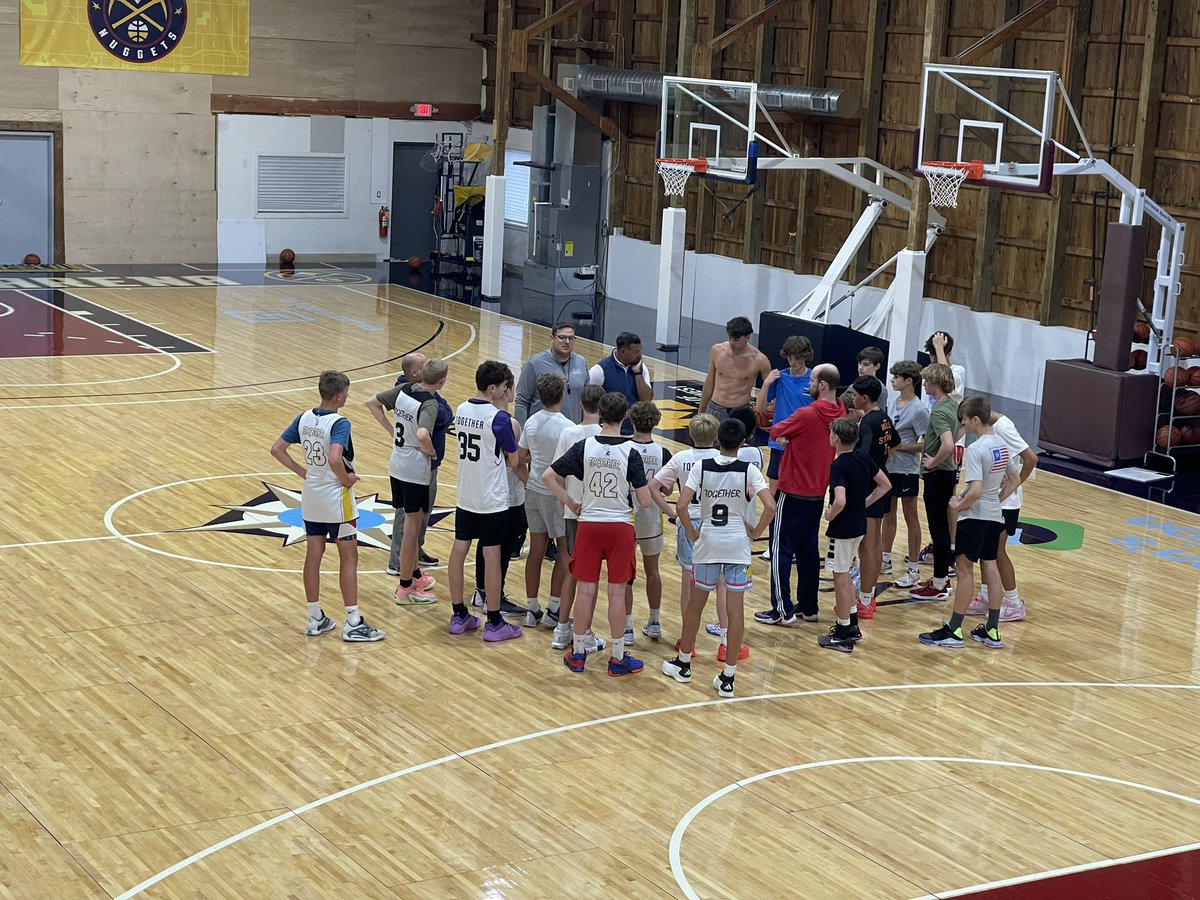 14U @wmlakersbball was lit at practice tonight! Love the energy these boys bring. Always a good sign that the kids are having fun when they don’t want practice to end. “2 more minutes Coach!”