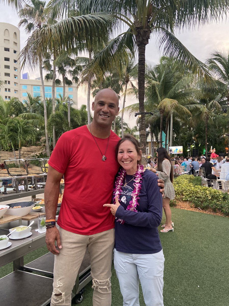 MIAMI DOLPHINS LEGEND, JASON TAYLOR IN THE HOUSE🔥🤩🧡🐬 #LuauwithTua #FinsUp
