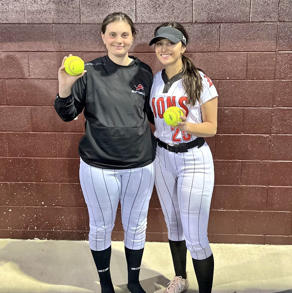 Sr Kenadee Rhinehart and So Emily Schoon of Baxter Springs 🥎 each dropped a 💣 in a 17-6 game 1 win over Girard. #SEKbombsquad #SEKsports