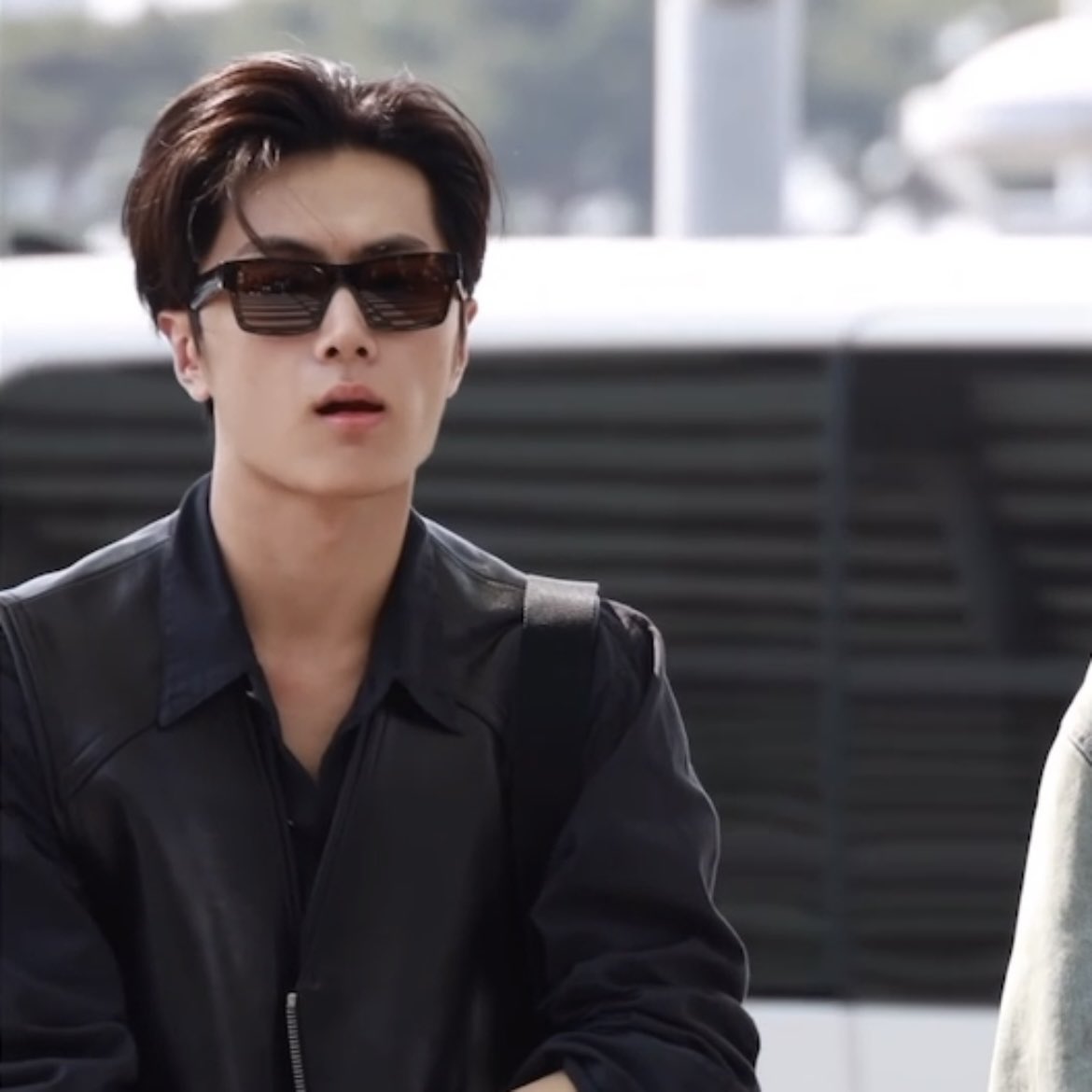 mainlyjay's tweet image. OH DAMN 🧎‍♀️🧎‍♀️