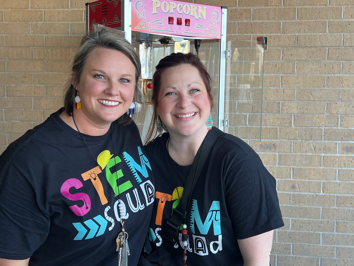 PeeplesDawn's tweet photo. It was a GREAT STEM night at SS! Students and their families had an awesome time with STEM stations, hands on learning, fun, and food. #cabotstem https://t.co/AjkN0iwhxX