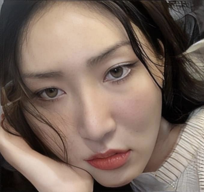 Hwasa_bgg928's tweet photo. Joining cause I got this on my notif! 
#twitselcaday 🧡 https://t.co/9TTFkbs6Ll