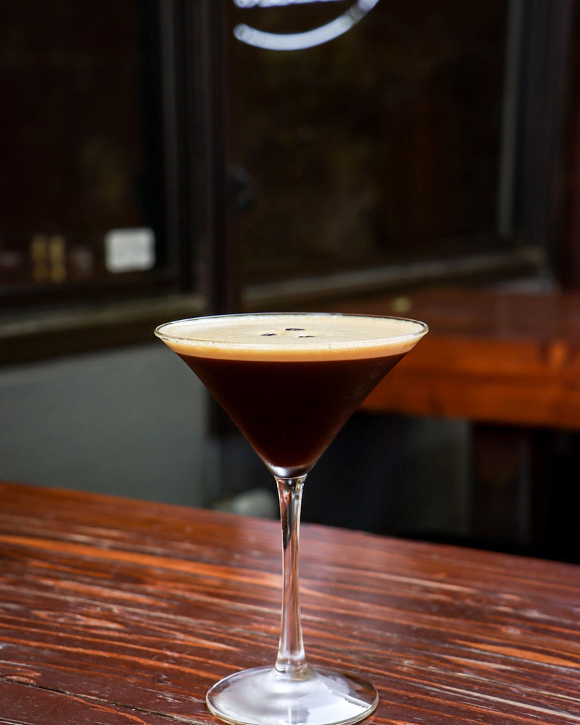 Our espresso machine doesn’t turn off at 4pm! ☕️ 🍸 We keep the coffee going with our handcrafted espresso martini! Join us for breakfast + lunch daily and for dinner Monday-Saturday.