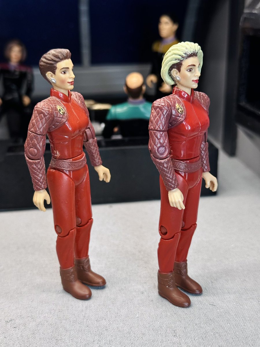 I’ve been a busy beaver. 🦫 

I sculpted new hair for Kira. I’ll work on a later uniform too but just wanted to get the hair right first. #startrek #startrekdeepspacenine #startreklegacy #playmatestoys #actionfigures