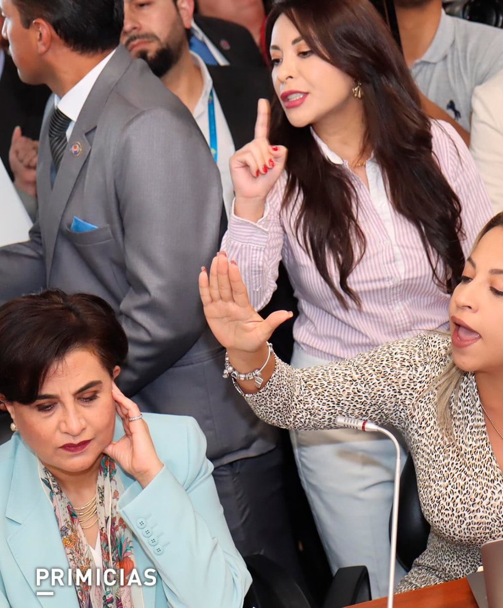 Educación vs CHONGO …