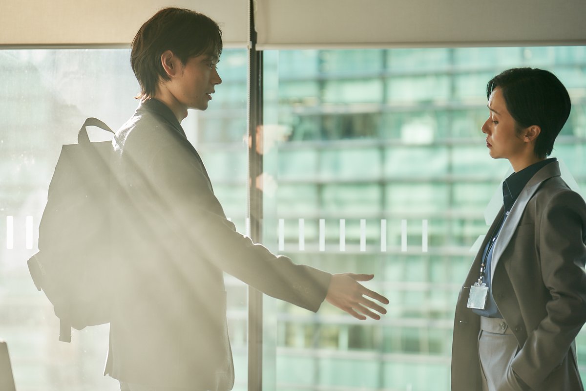 Masaki Suda's still images from the Netflix drama, Parasyte: The Grey.