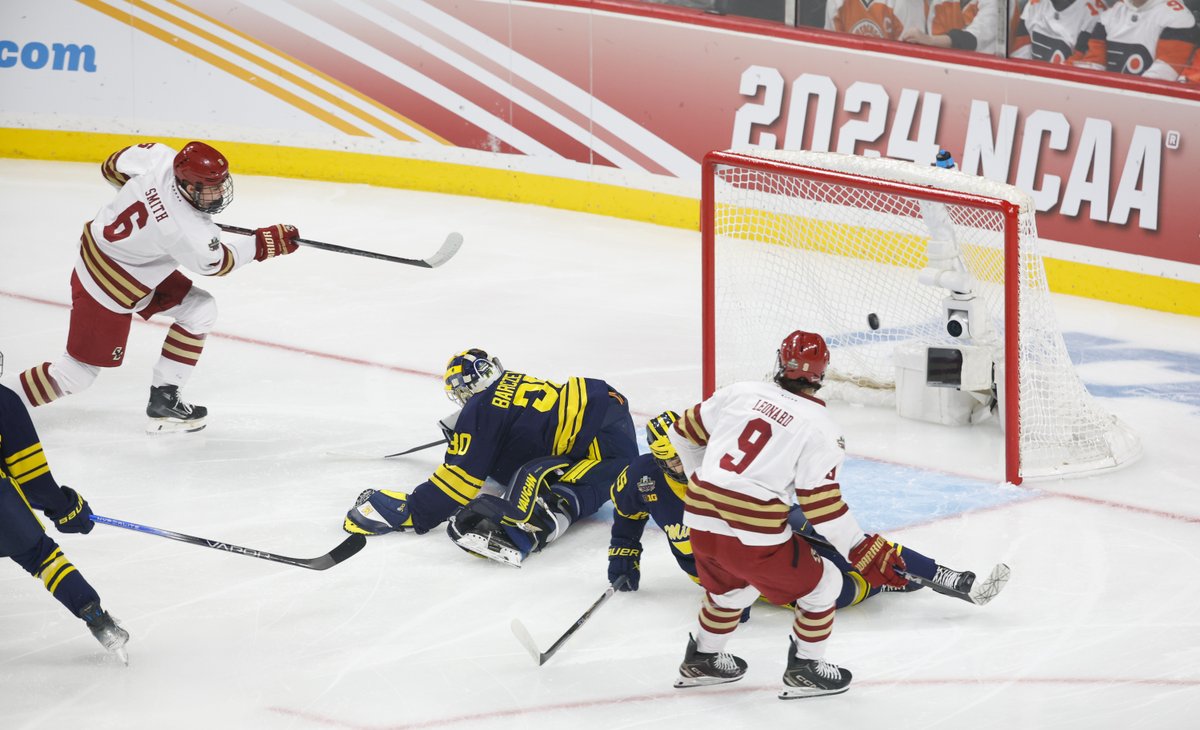 🚨3rd PERIOD UP NEXT🚨 @BC_MHockey leads @umichhockey 3-0 📍: St. Paul, MN 🗣️: @BTrippTweets & @DStarmanHockey with @ShireenRinkside 🖥️: WestwoodOneSports.com/NCAAPlayer 📱: @Varsity and @tunein WWO Sports A 🔊: 'Alexa, open Westwood One Sports!'