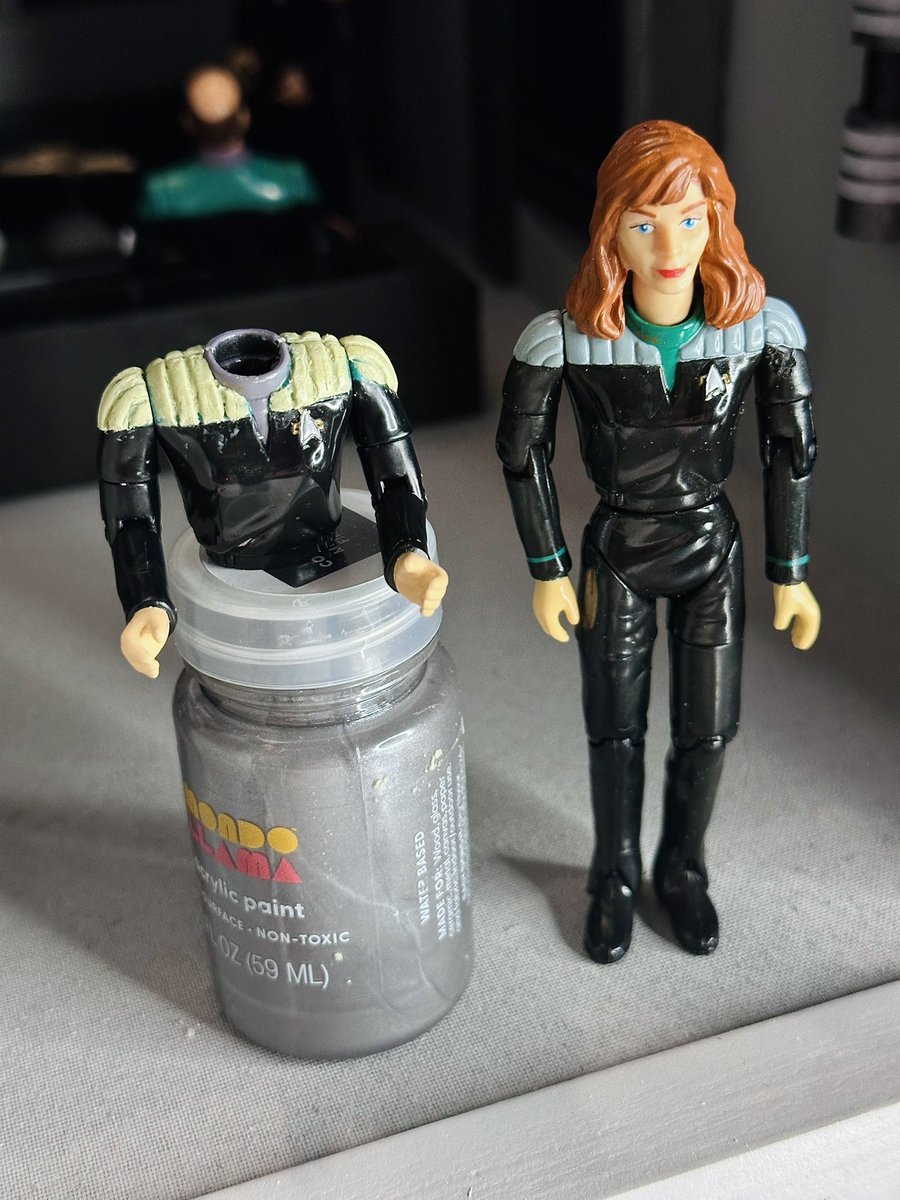 And because there are so many greedy sellers who want $500 for the 4.5 gray shoulder set🙄, I’ll just make my own using other figures as a base.🤦🏻‍♂️🤷🏻‍♂️ #thisiswhywecanthavenicethings #startrek #startreklegacy #startrekpicard #startrektng #beverlycrusher #whatsupdoc #playmatestoys