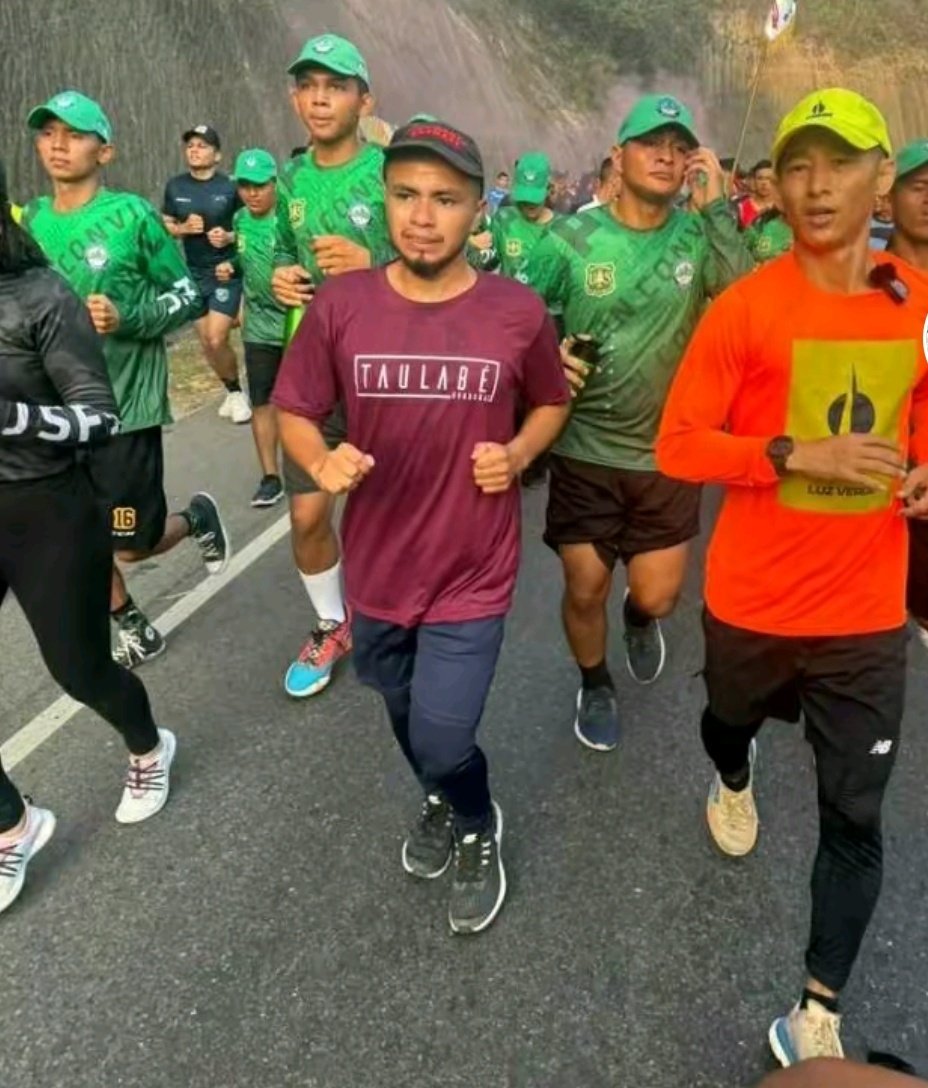 Vamos a correr que puede pasar, que bueno por el chavalo que encontró una bendición en su camino con Shin Fujiyama