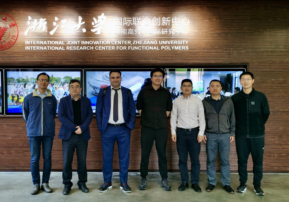 EKymakis's tweet image. Giving a seminar at Zhejiang University
