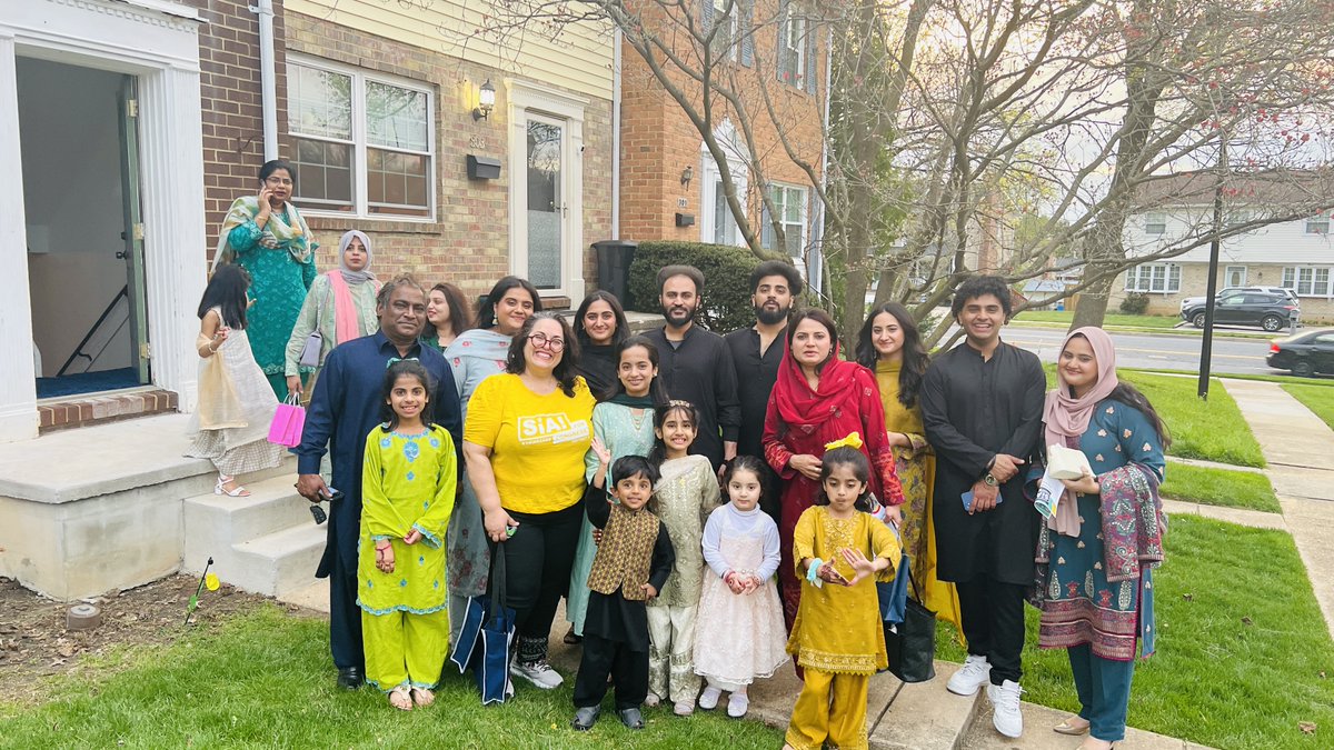 SiaforCongress's tweet photo. Wishing Raja and his family a happy Eid. Congratulations on all of the accomplishments of his family. "You've got 50 votes right here!" he said.
Donate: https://t.co/OdeFPPNvn0
https://t.co/1DO5SNGzeA https://t.co/Lc1gj9J77F