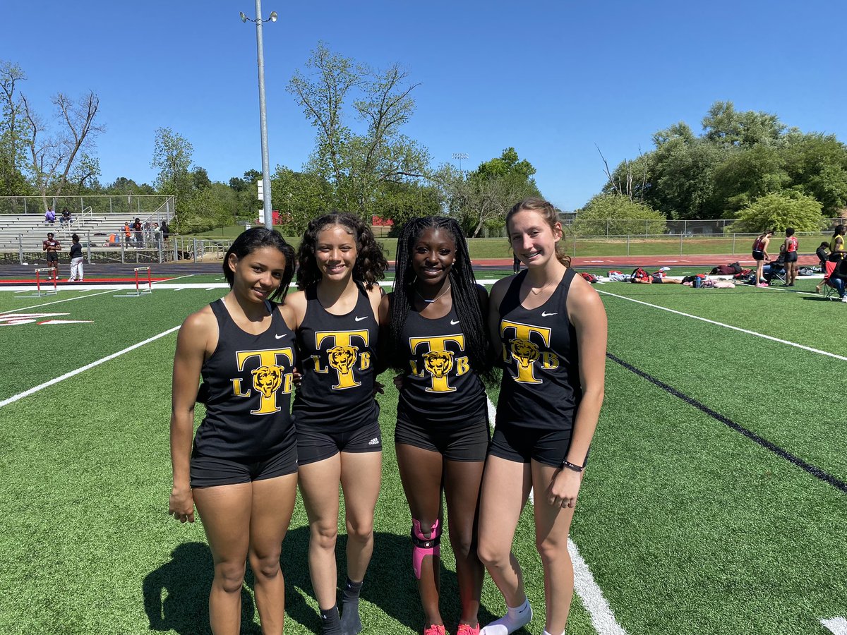 CoachBurgay's tweet photo. Regional Qualifiers 

4x200 Meter Relay 🥇

Cayt Jackson
Jardyn Bennett
Maliah Norris @maliah_norris 
Taylor Stewart @Taylorrr_s0 https://t.co/9ERDKZxEEa