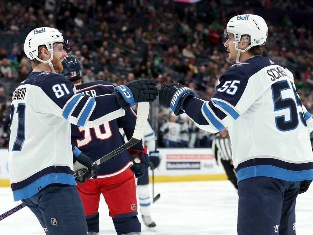 JETS NOTEBOOK: Bowness goes back to Connor, Scheifele; Lowry hits 700 winnipegsun.com/sports/hockey/…