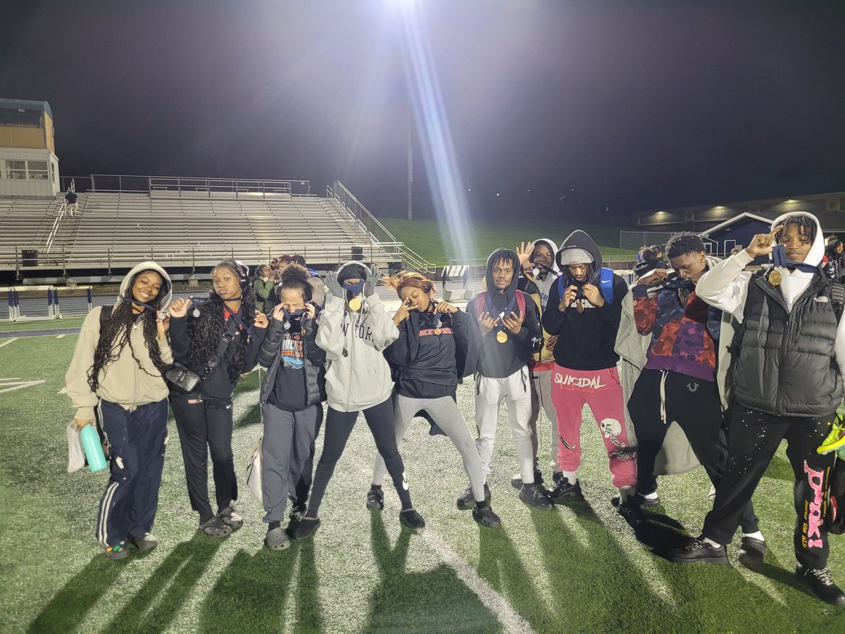 Relays dropped some heat today, with the ladies 4*100 of Layla Williams, Milan Williams, Kandace Taylor and Karma Lewis taking 2nd, the boys 4*100 Relay of Zayre Uche, Nick Mayfield, Kam Taylor, and AJ Abrams took the win. Lorielle Brown and Tariq Murray helped 4*200s go top 3!