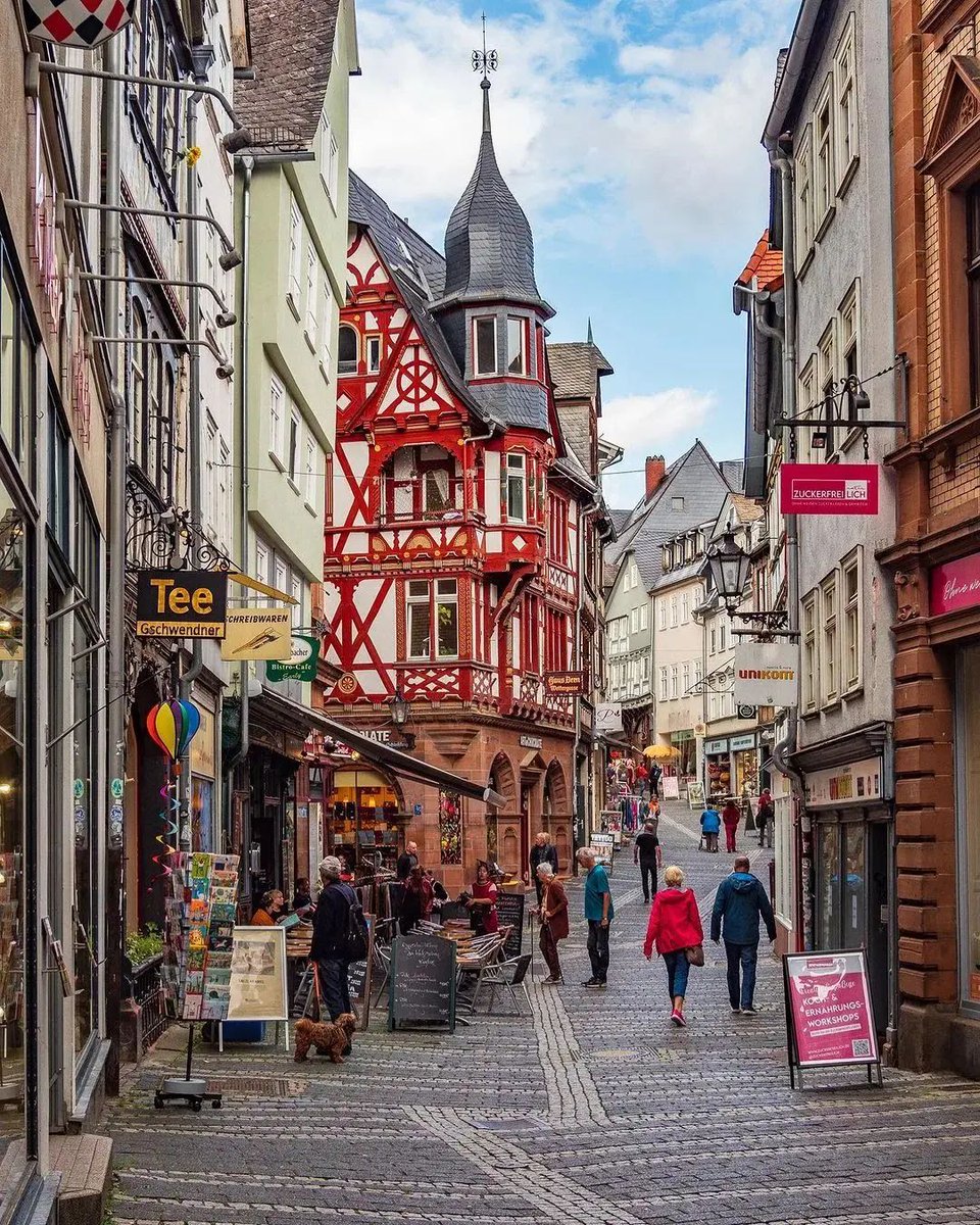 Marburg, Germany 🇩🇪

The cobblestone streets of Marburg wind past picturesque half-timbered houses lining the alleyways. Each structure bearing witness to the architectural evolution over the centuries, blending medieval, Renaissance, and Baroque styles.

📸ninasfachwerkliebe