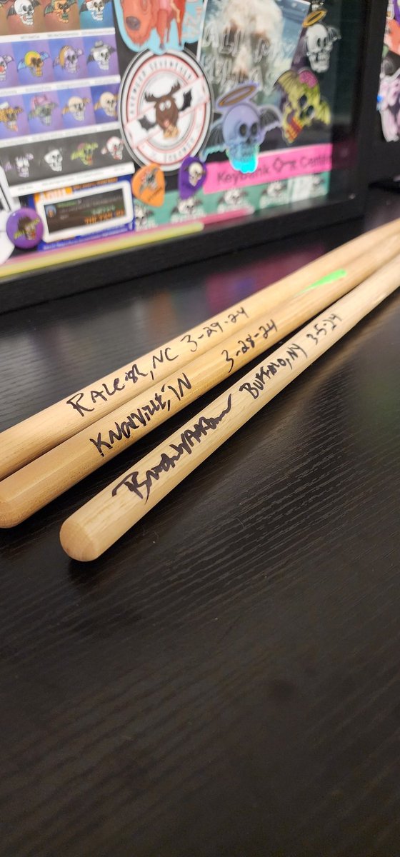 Can't believe I got my @brookswackerman signed drumsticks from the Buffalo & Knoxville show! +Raleigh for my girl @TinyM0thman ❤️🥹🥁 @DeathbatsClub has brought me around the country to meet amazing people and see @TheOfficialA7X so many times now. Teenage me is freaking out!!