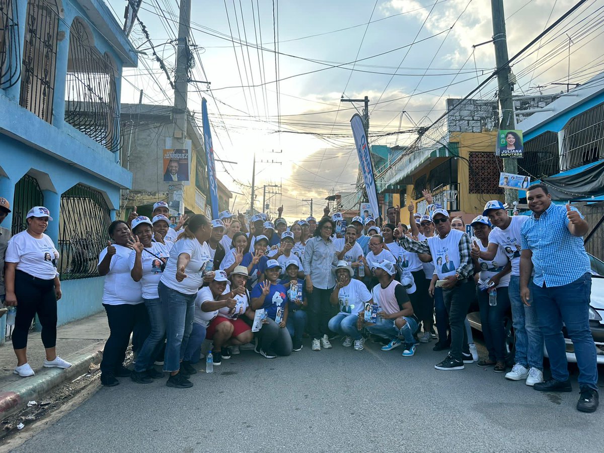 El cambio no se detiene #VamosPorMas con la que esta contigo siempre. #AdalgisaAbreuDiptada Circunscripcion NO-1 de SDE VOTA-1 por la NO-1 para que el cambio continue y progreso no se detenga <a href="/A3veterd/">Movimiento A3vete</a> <a href="/luisabinader/">Luis Abinader</a> <a href="/JulioCruzP/">Julio Cruz Pichardo</a>  <a href="/Julissacruz/">Julissa Cruz</a> <a href="/PRM_Oficial/">PRM</a> <a href="/politiquiandord/">Politiquiandord</a>