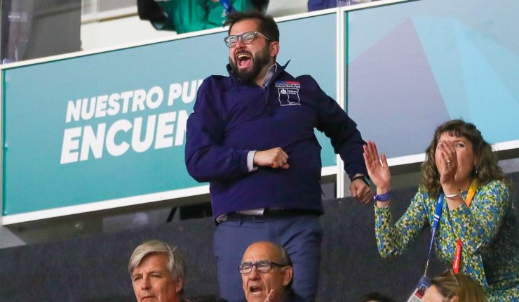 BgjavaV's tweet photo. ✅ Se murió la vieja 3 días antes de ser electo
✅ Derrotó a Kast
✅Realizó los mejores Panamericanos del siglo
✅Murió Piñera
✅Murió Sergio Melnick

Don Gabriel Boric director de Orquesta https://t.co/0owWS80mGs
