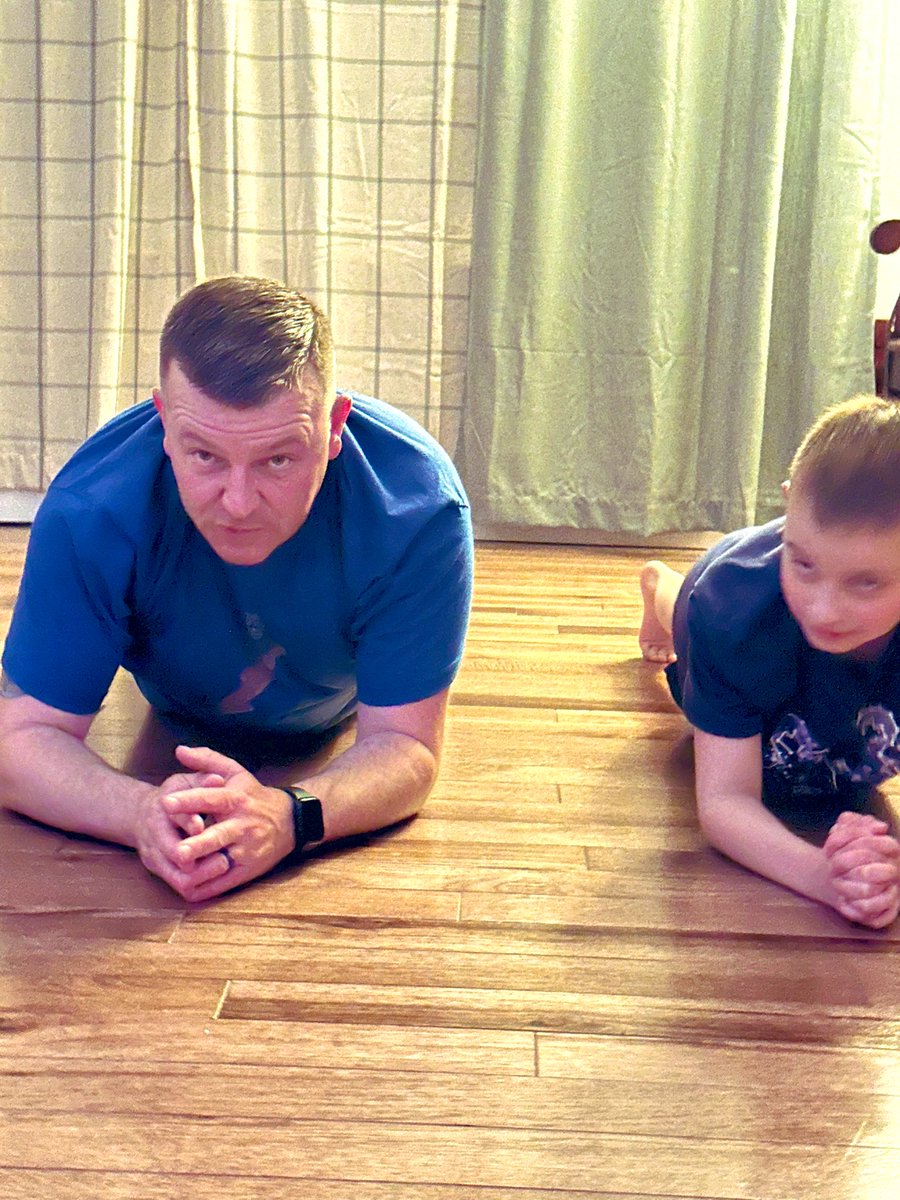 peoples_unicorn's tweet photo. #Day11 #PlankChallenge #PlankingWithPatriots #30DayPlankChallenge #ACFT #FamilyPlank @realNickCurry https://t.co/TsZKhAdf4y