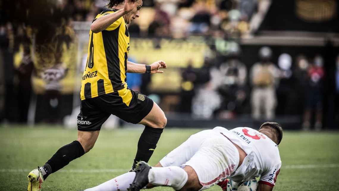 feferico12's tweet photo. @Buysan @Sport890 Ya te olvidaste cuando terminaste así en el campeón del siglo, gordo tetón https://t.co/ZUGsWk57Th