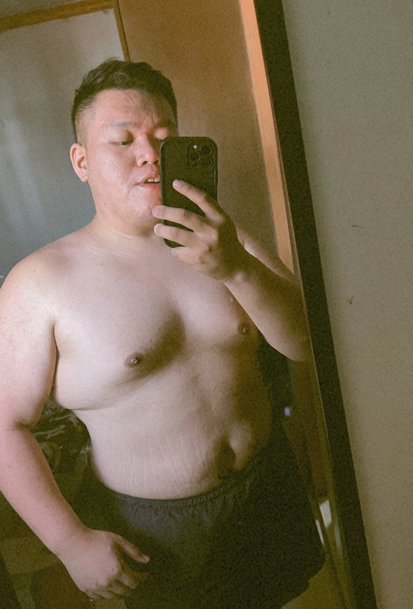 krisford37's tweet photo. Mirror Selfie muna before going to bed heheh 🤭 https://t.co/t9J3gO1xei