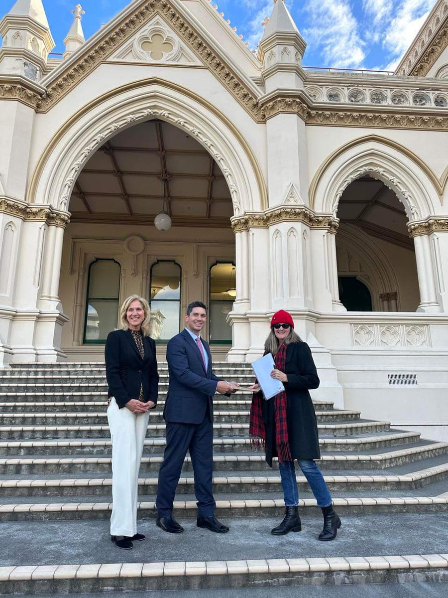 It was a good day on Tuesday 9th April - but as we found out the next day, the battle lines have been drawn.

Deb’s petition against the NZ Midwifery Council’s dog of a revised Scope of Practice gets presented to Parliament. 
aboldwoman.blogspot.com/2024/04/debs-p…