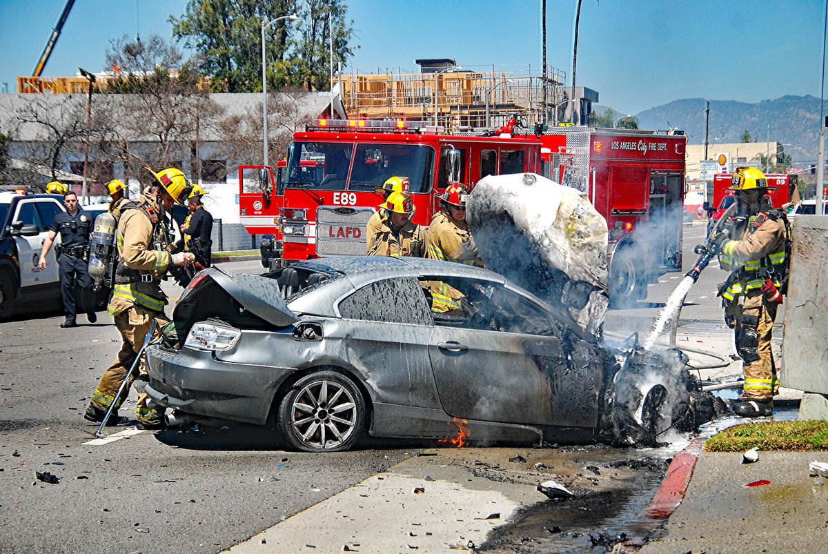 Firefighters responded to a crash at the end of a police pursuit near Laurel Canyon Blvd. & Emelita St. on April 10, 2024. The car caught fire after the impact. Thankfully, @LAPDNorthHwdDiv Officers pulled one man from the burning wreckage. Firefighters quickly extinguished the…