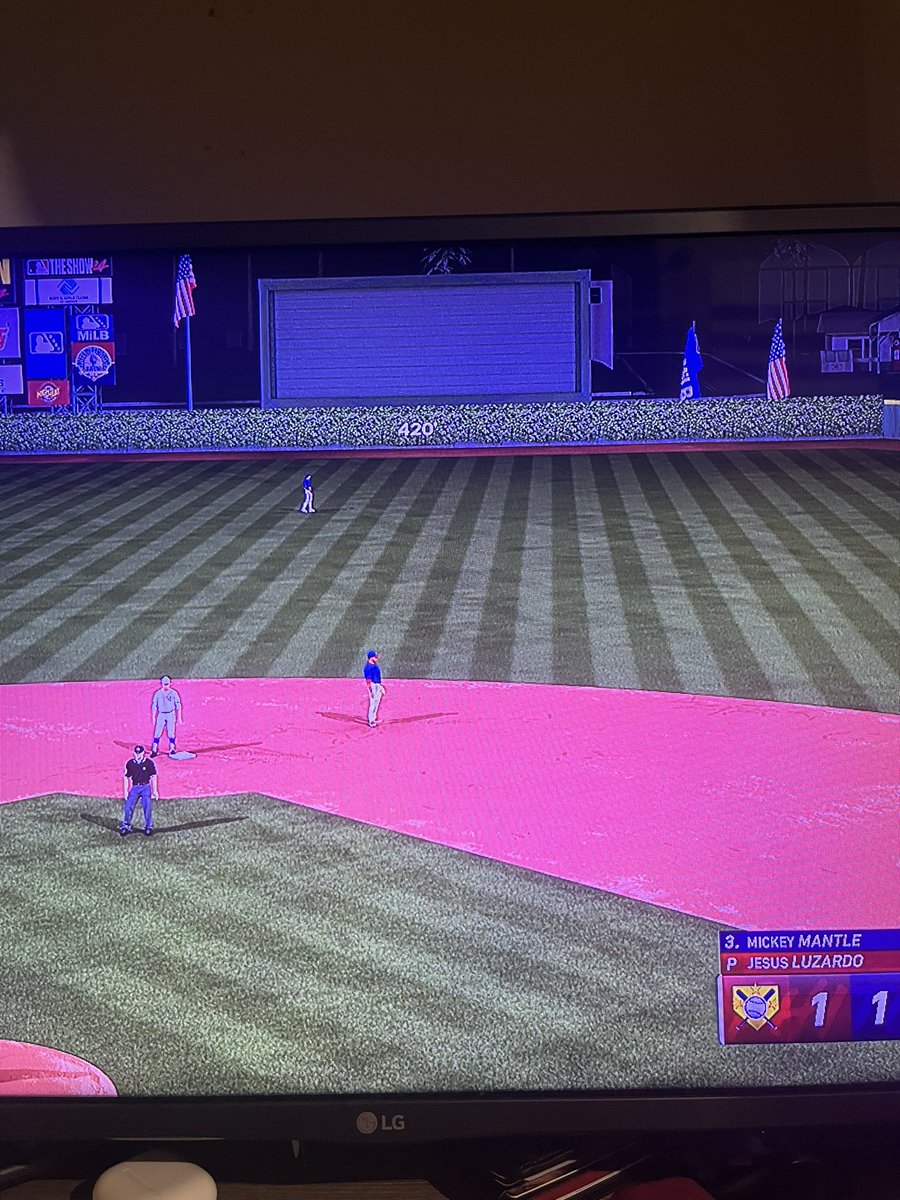 LennyC8304's tweet photo. @MLBTheShow 3 days in a row!!!!! Your game does not work! #fixcoop https://t.co/JqkG3ktHcV