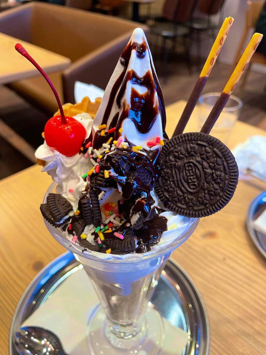 パフェが美味しく感じるくらいには暑くなってきた