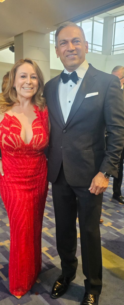 batresali's tweet photo. Latam in the house #eventboss #mice #visionary #AWARD @DavidPeckinpaugh https://t.co/Pl0jFMhR6d