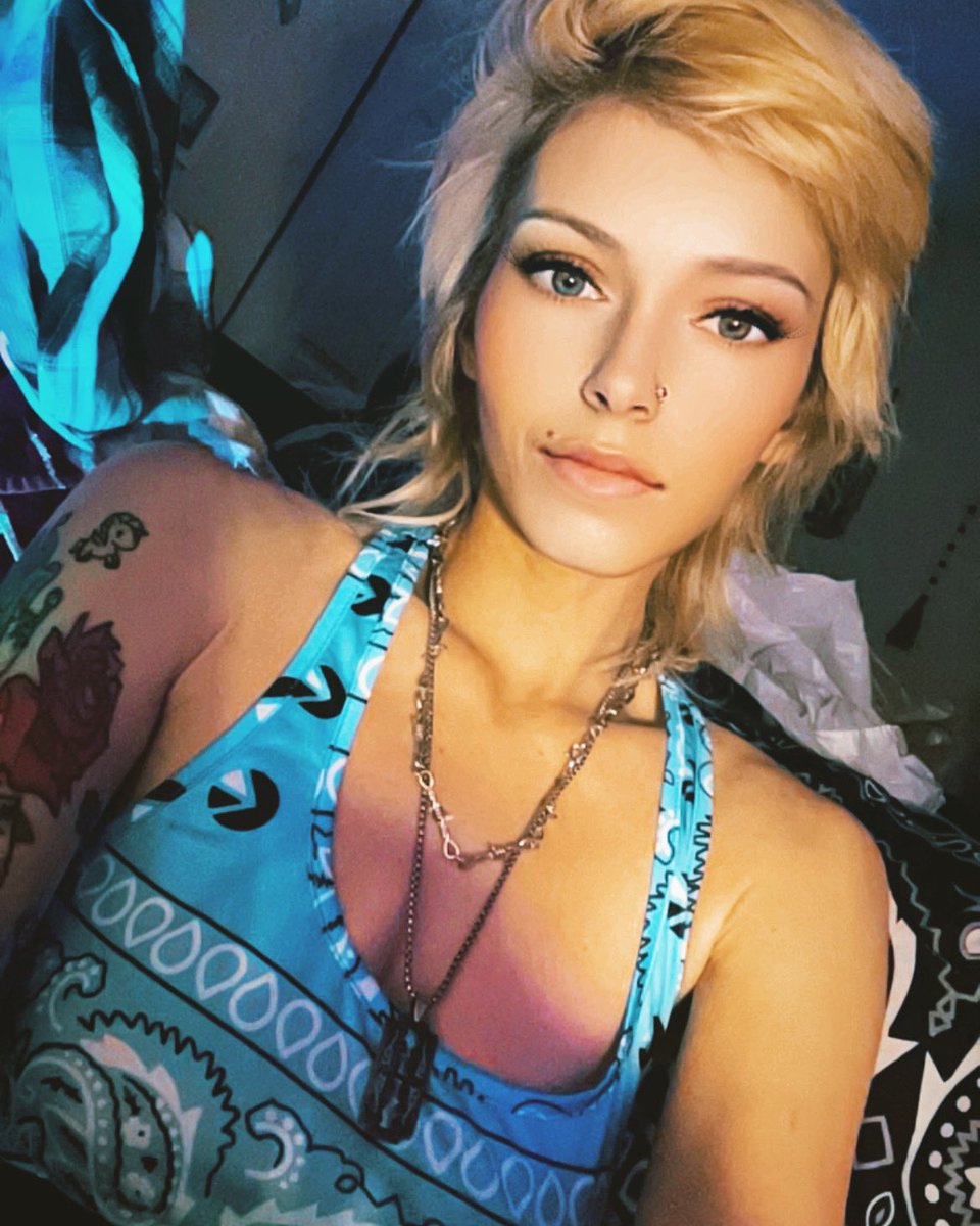You could see me naked, if you look in the right place 🥵💦🤷🏼‍♀️🫣😝😂