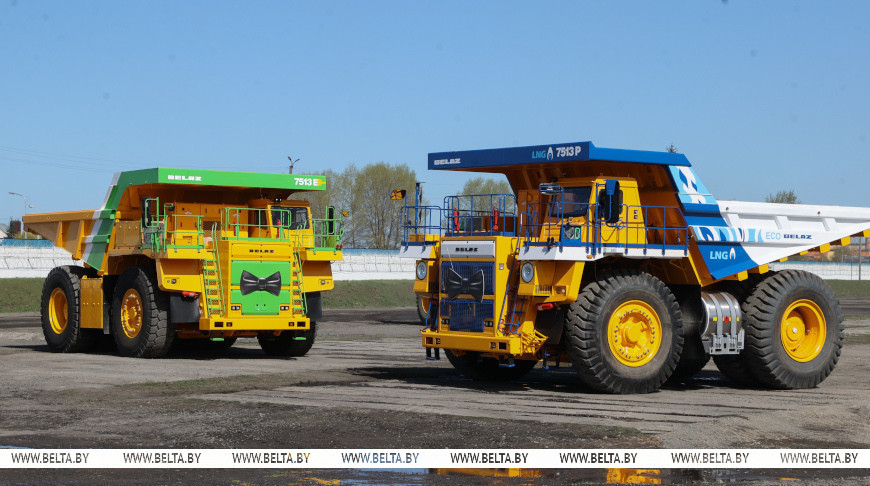 💪BELAZ🇧🇾 a prezentat echipamente noi: primul autobasculant pentru minerit de gaz de 1⃣3⃣0⃣ de tone din lume și un autobasculant alimentat cu baterii de 1⃣2⃣0⃣ de tone.  Introducerea de noi tehnologii în minerit nu este doar economică, ci și ecologică🌍.