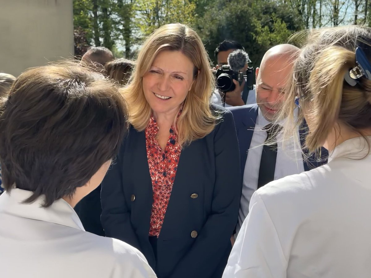 Partir du terrain, écouter, expliquer : avec @VincentThiebaut et @LMarcangeli pour dialoguer avec l’équipe de soins palliatifs du Centre hospitalier de Haguenau. Une nécessité avant le débat #findevie à l’@AssembleeNat. Des témoignages précieux, un dévouement exemplaire.