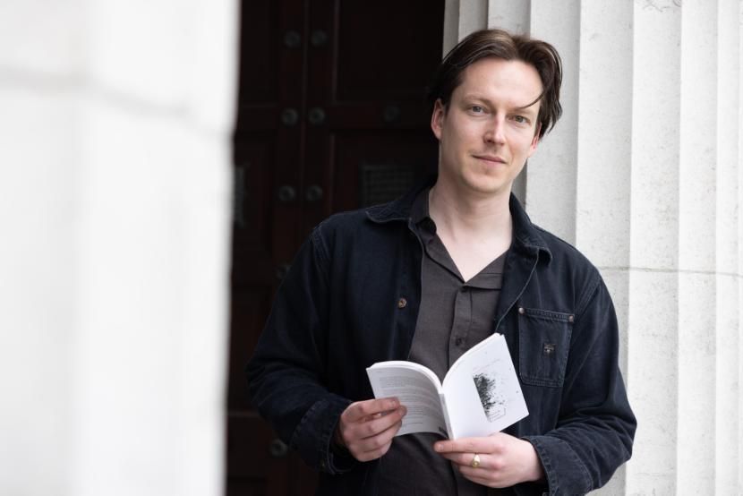 Patrick James Errington wins 2024 John Pollard Foundation International Poetry Prize Congratulations to Patrick James Errington who his the winner of the 2024 Prize for his debut poetry collection the swailing. Read more at: tcd.ie/news_events/ar…