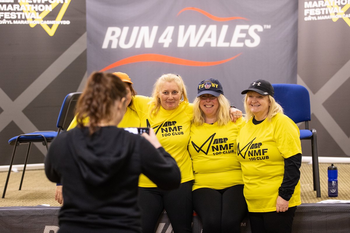 Members of the @Run4Wales Newport 100 Club met up on Weds evening for a training session and Q&A ahead of the ABP Newport Marathon Festival on Sunday 28 April. Great to see you all 👋